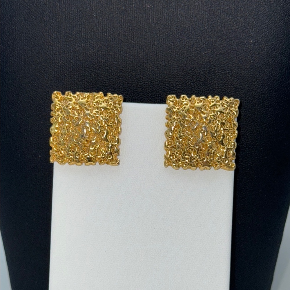 Gold tone square nugget statement bold classic pierced earrings designer vibes